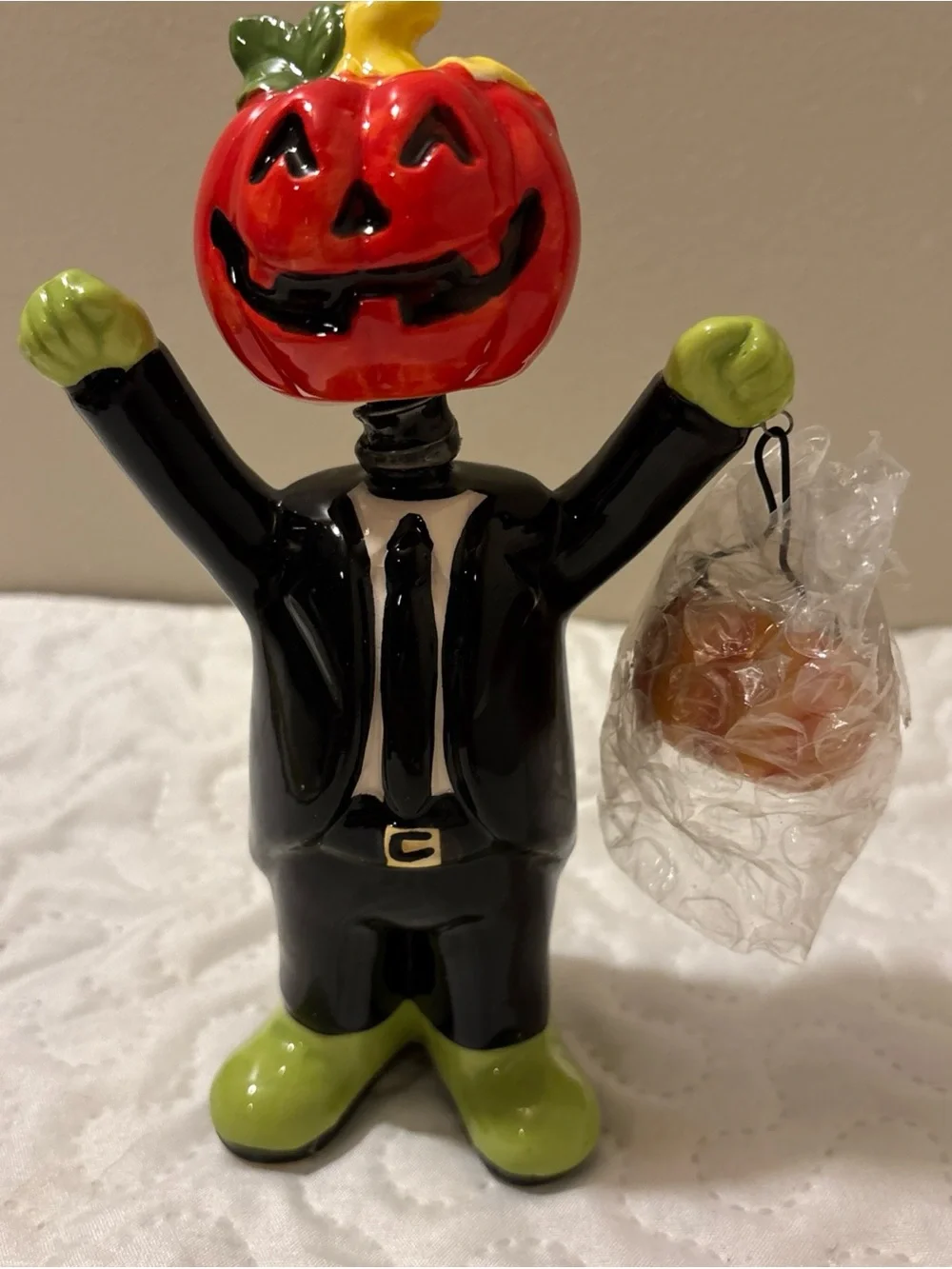Halloween Pumpkin-Head Figurine Party Decor - Black & Orange bobblehead